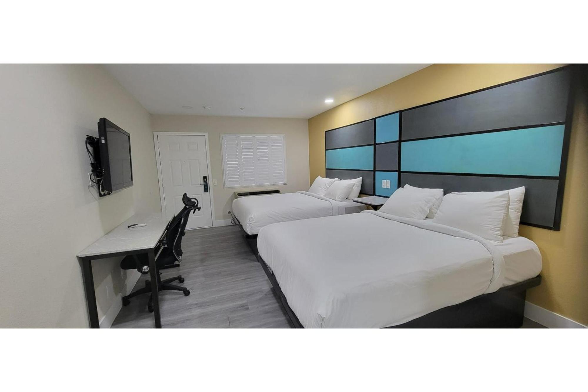 Hotel Avenida Victorville I 15 Bagian luar foto